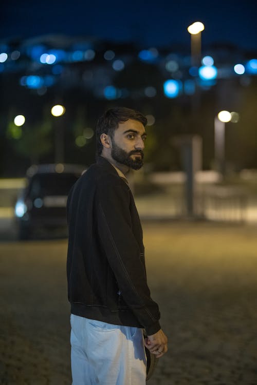 Foto profissional grátis de barba, bigode, cidade