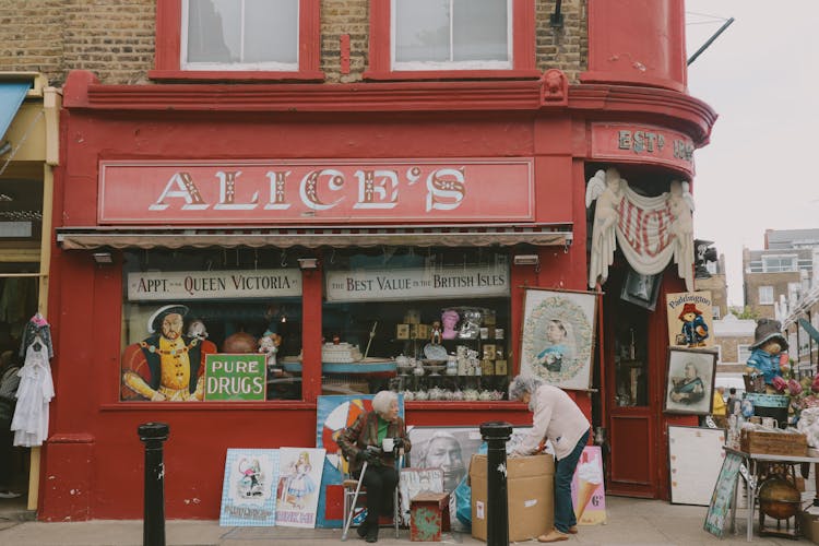 Alices Antiquary In London