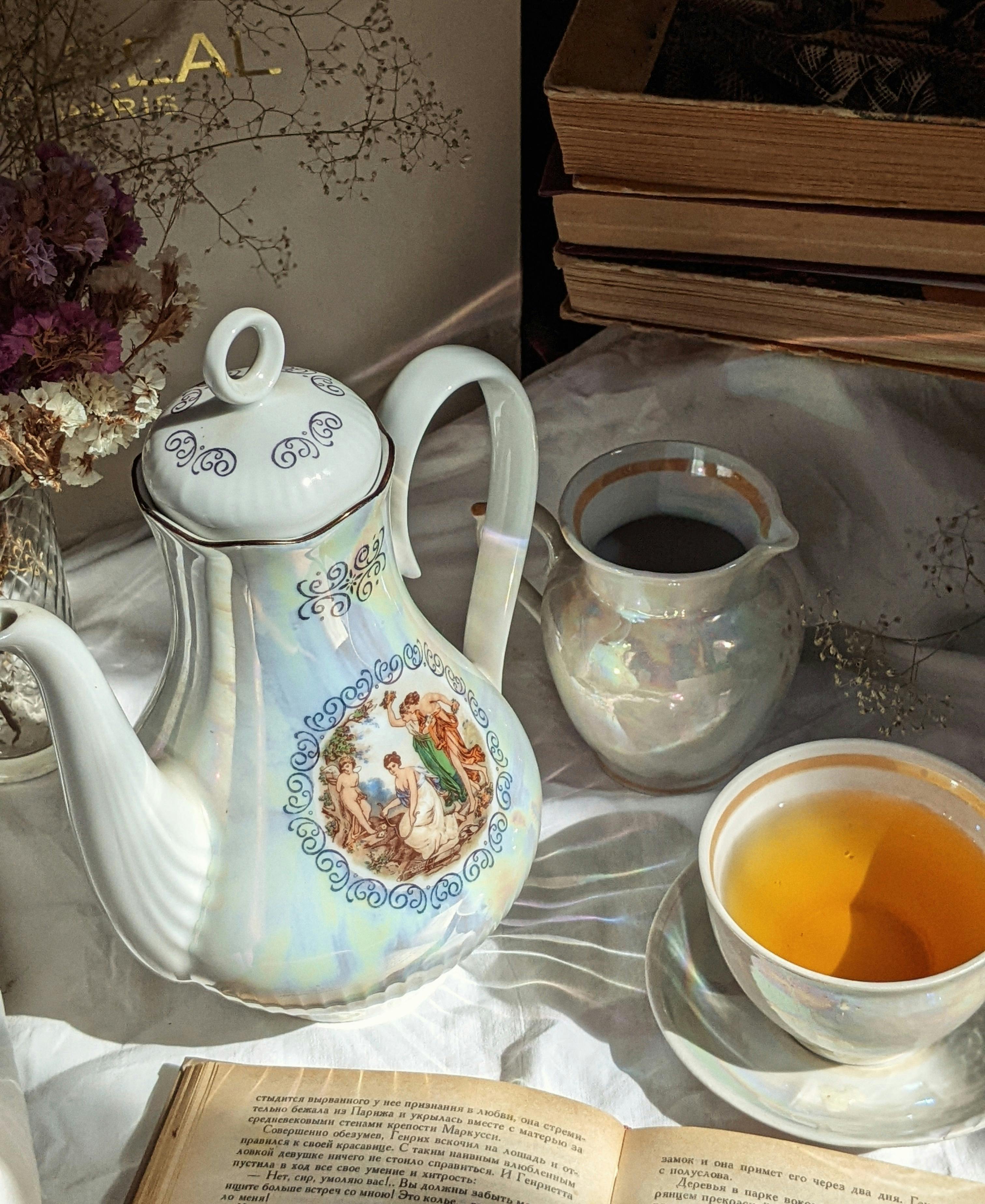 Tea In Vintage Porcelain · Free Stock Photo