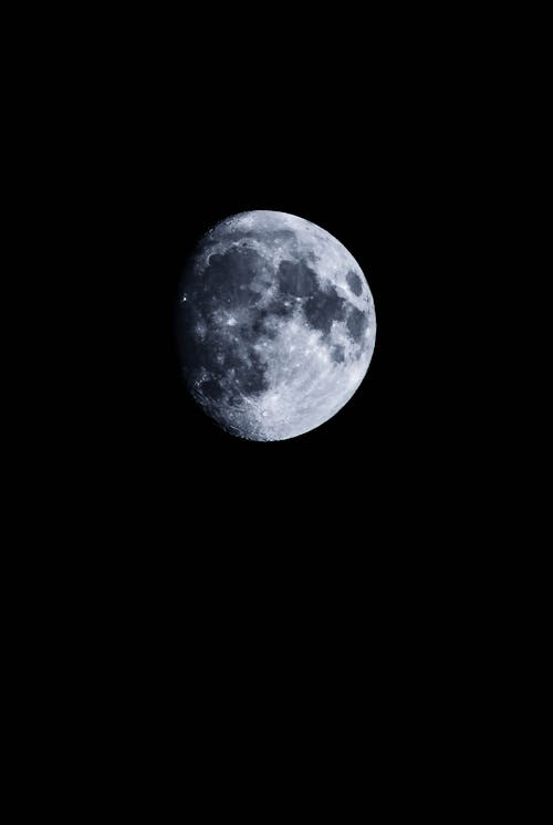 astronomi, ay, dikey atış içeren Ücretsiz stok fotoğraf