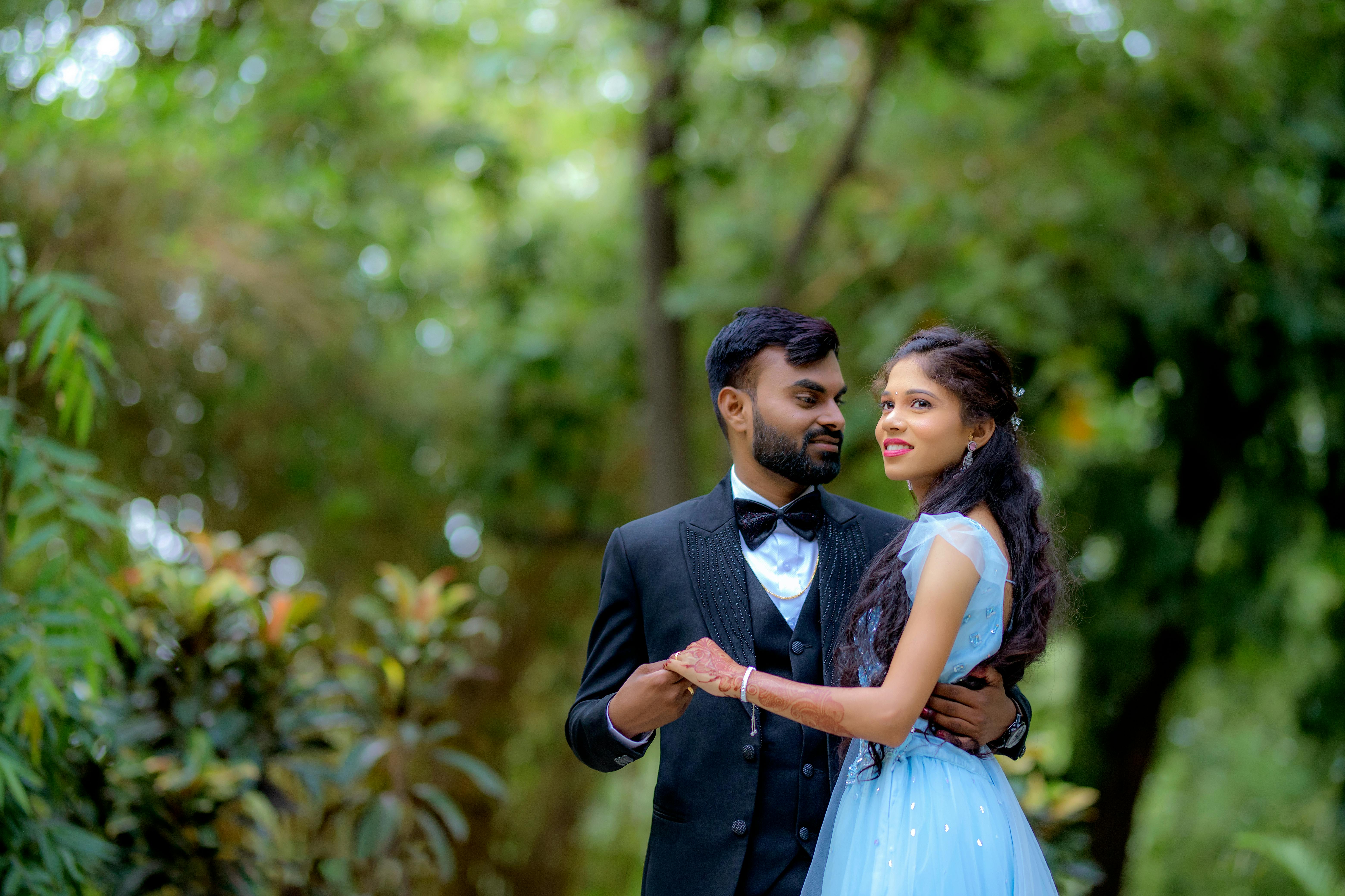 From Ethnic to Chic: Indian Engagement Photoshoot Poses You'll Love