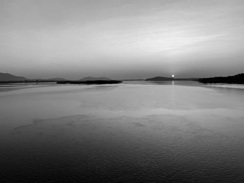 Darmowe zdjęcie z galerii z czarno-biały, krajobraz, mgła