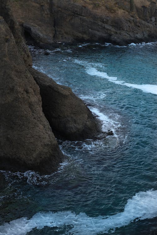 垂直拍摄, 岩石的, 岸邊 的 免费素材图片