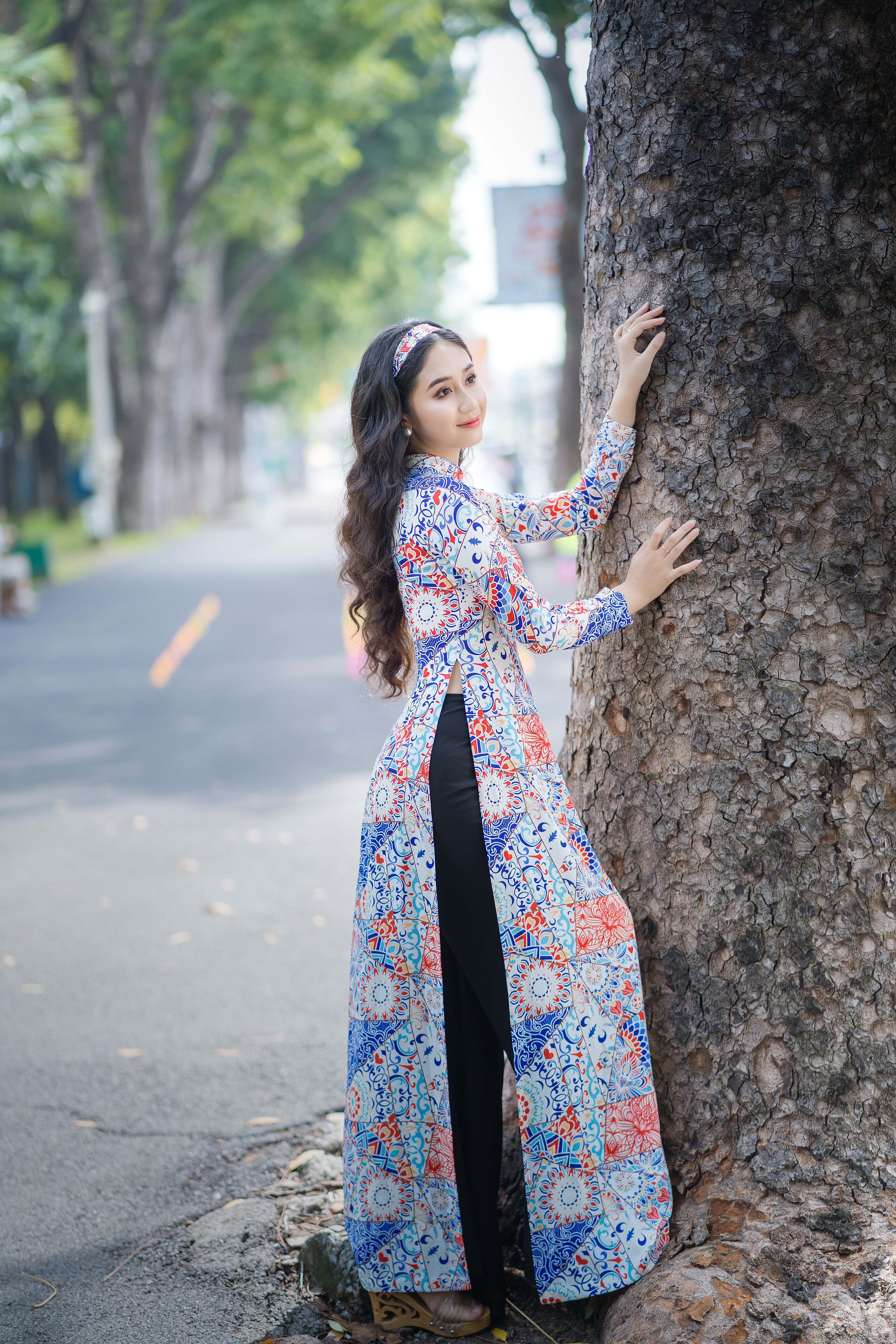 long dress photo poses Creative Posing Ideas for Maxi Dresses