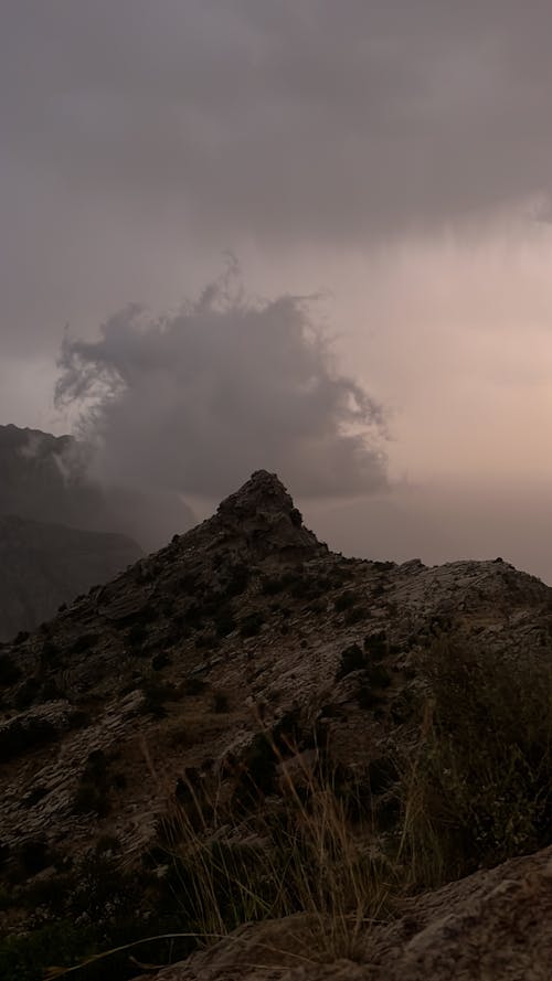 Fotos de stock gratuitas de anochecer, montañas, noche