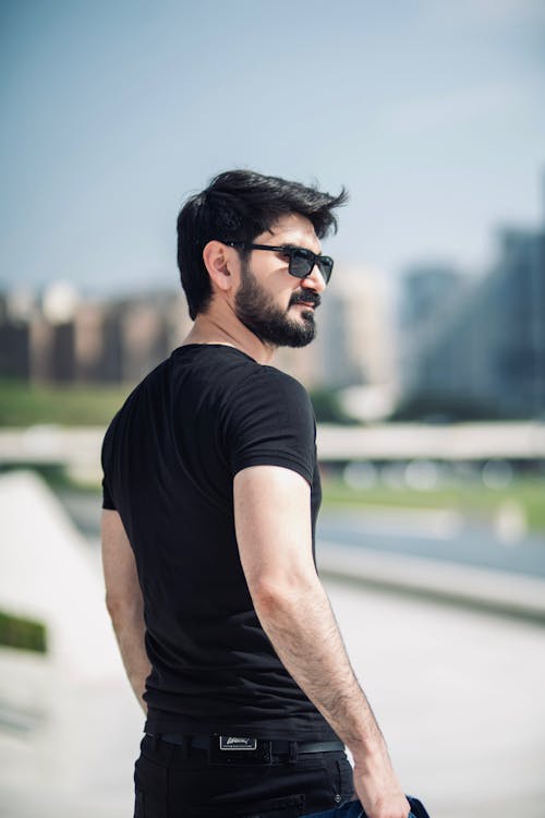 Foto profissional grátis de barba, bigode, camiseta