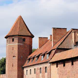 Women Are Going to Medieval Times to Feel Safe. Dating Apps Should Be Embarrassed by That.