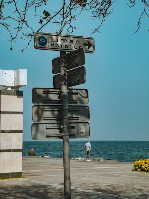 bilgi işaretleri, deniz, deniz kıyısı içeren Ücretsiz stok fotoğraf