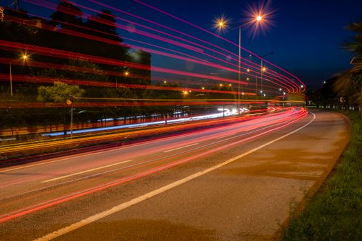 Dynamic long exposure of urban street lights in Giresun, Türkiye, capturing the essence of city life.