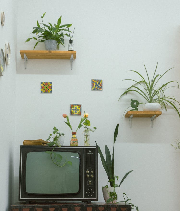 An Old TV In A Room