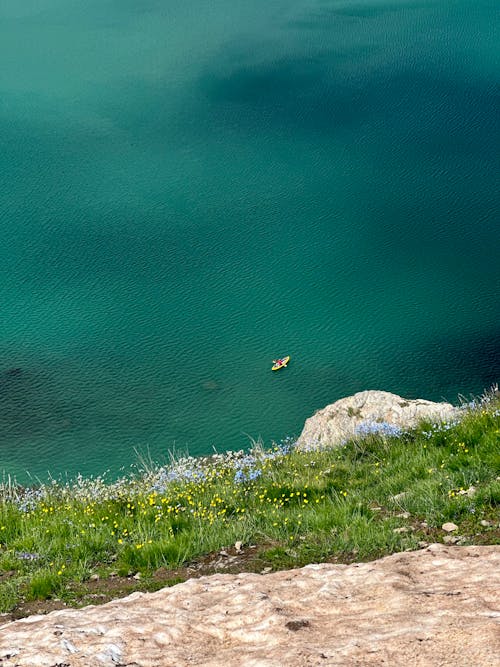 Gratis stockfoto met berg, blauw water, heuvel
