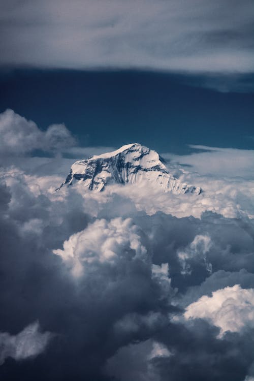Immagine gratuita di innevato, montagna, nuvole