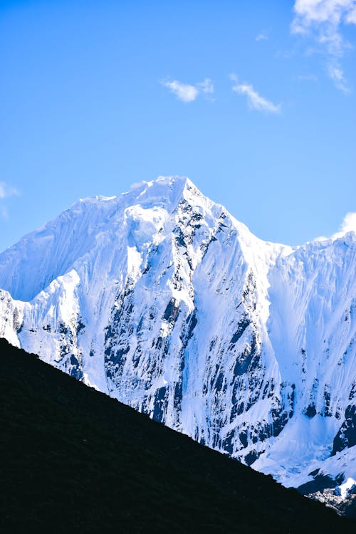 Photos gratuites de chaîne de montagnes, ciel bleu, ciel clair