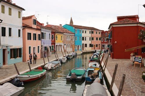 Foto profissional grátis de barcos, burano, canal