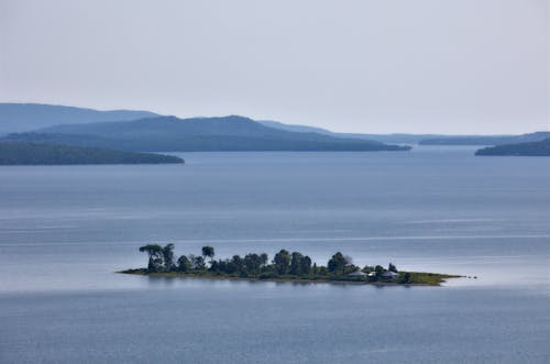 Tree on Islets