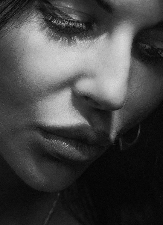Close up of Woman Face in Black and White · Free Stock Photo