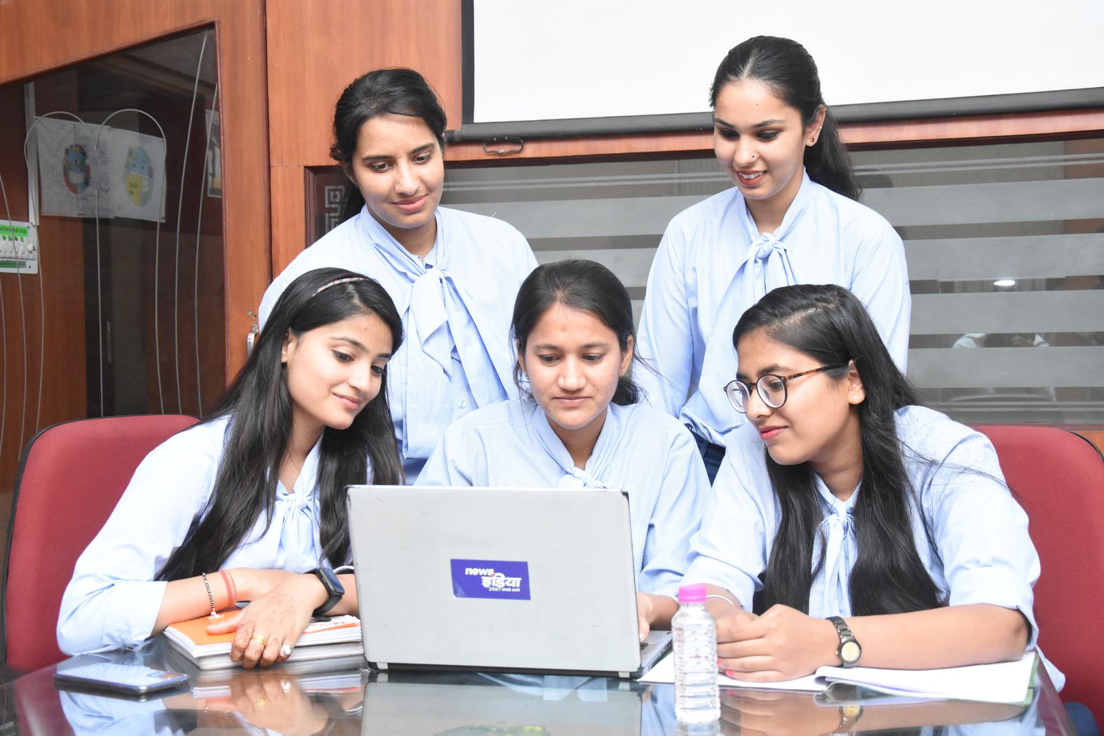 Banking exam aspirants at study