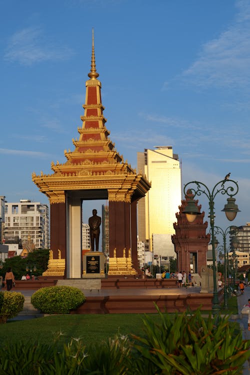 Statue of Sihanouk Norodom Phnom Penh