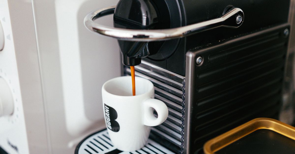 Comment Évaluer la Qualité du Café dans Votre Cafetière à Capsules