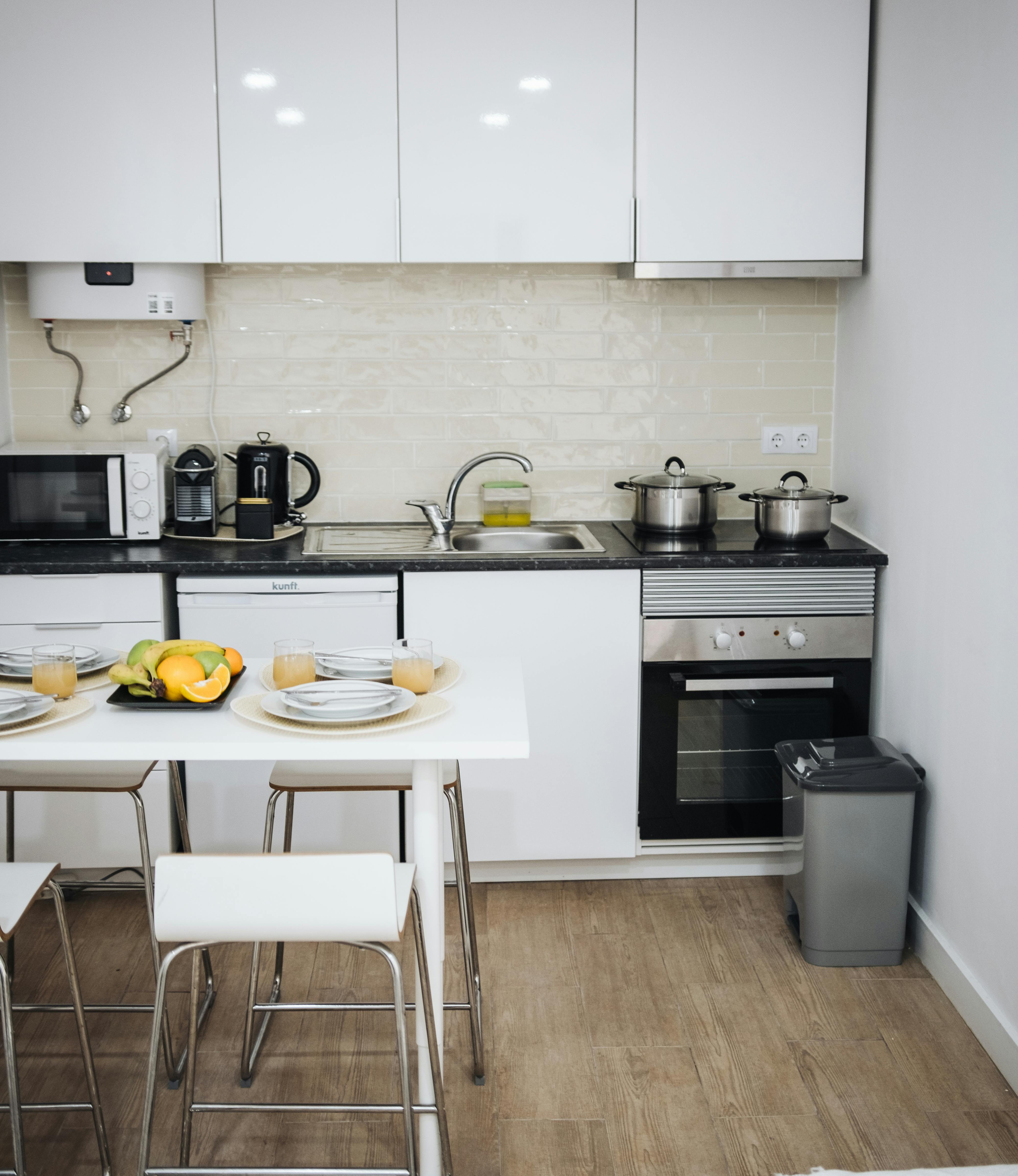 The 5 Best Electric Kettles for Small Apartments 2026: Review & Comparison