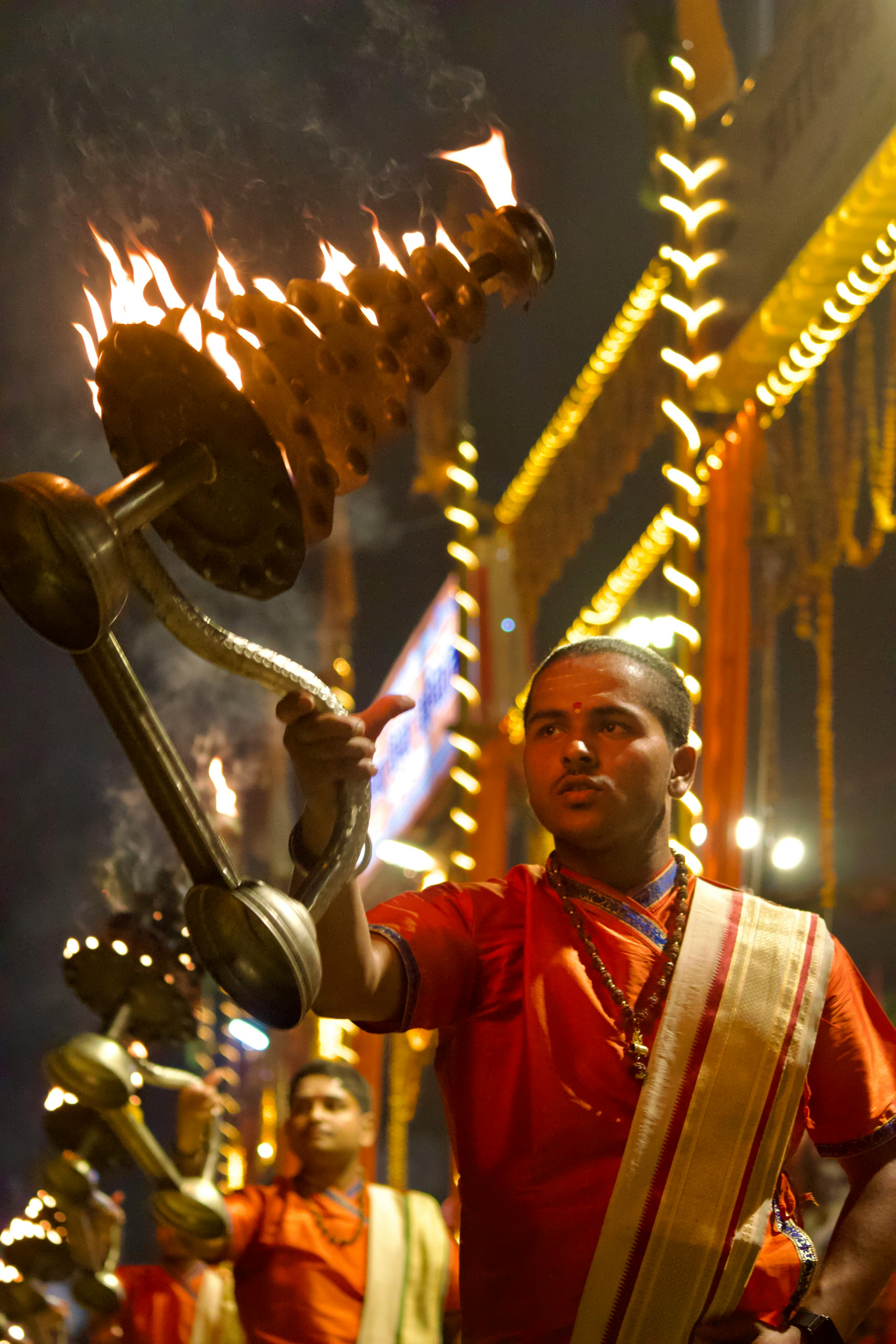 Ganga aarti rishikesh hi-res stock photography and images - Alamy