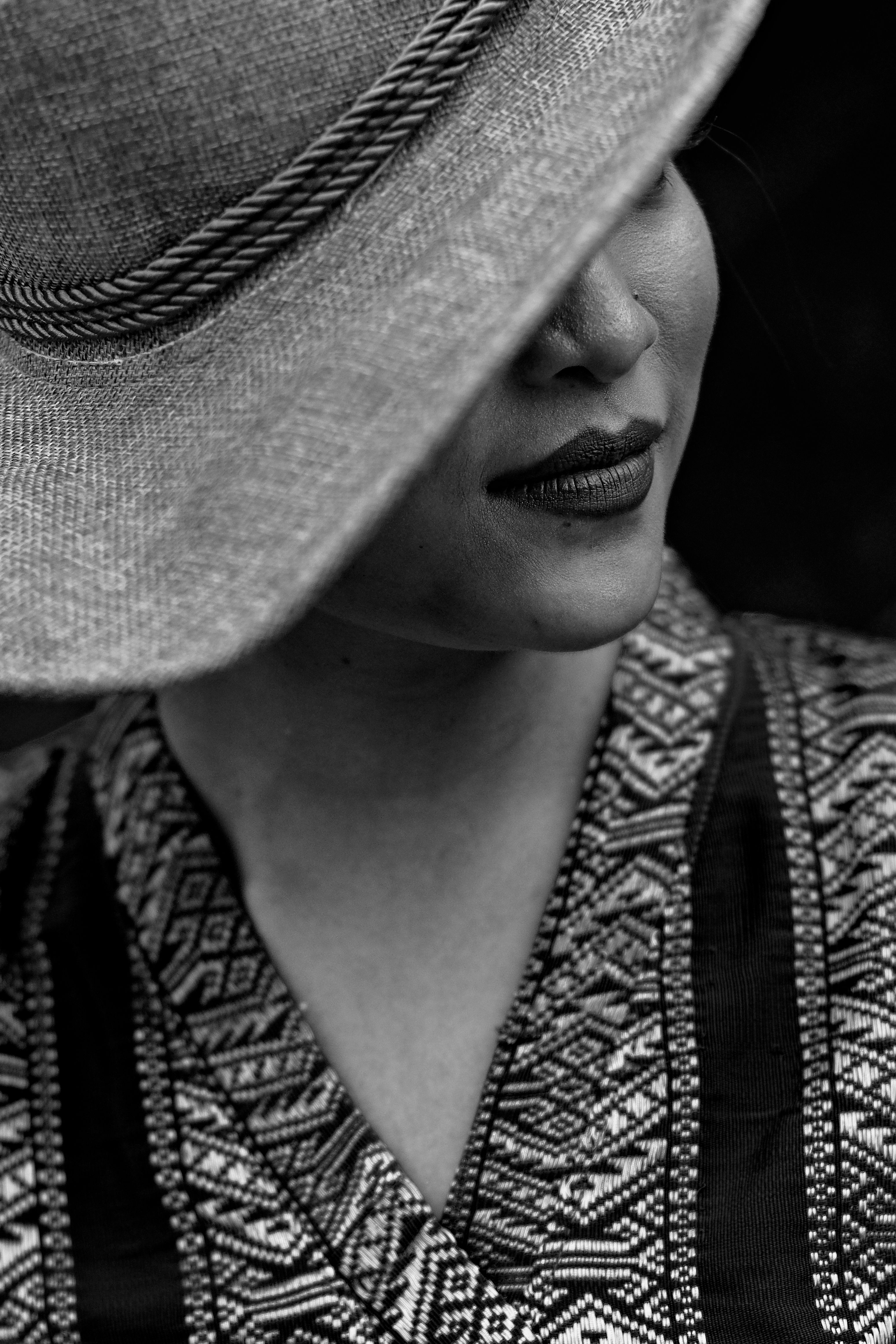 Woman in Hat in Black and White · Free Stock Photo