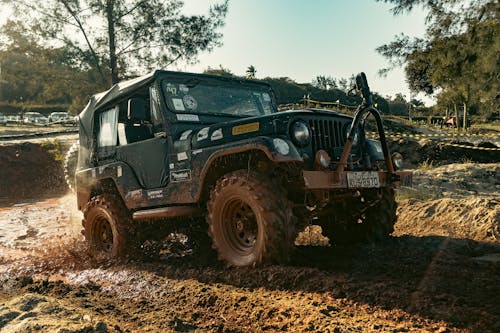 Offroad Car Driving in Mud on Drag Race