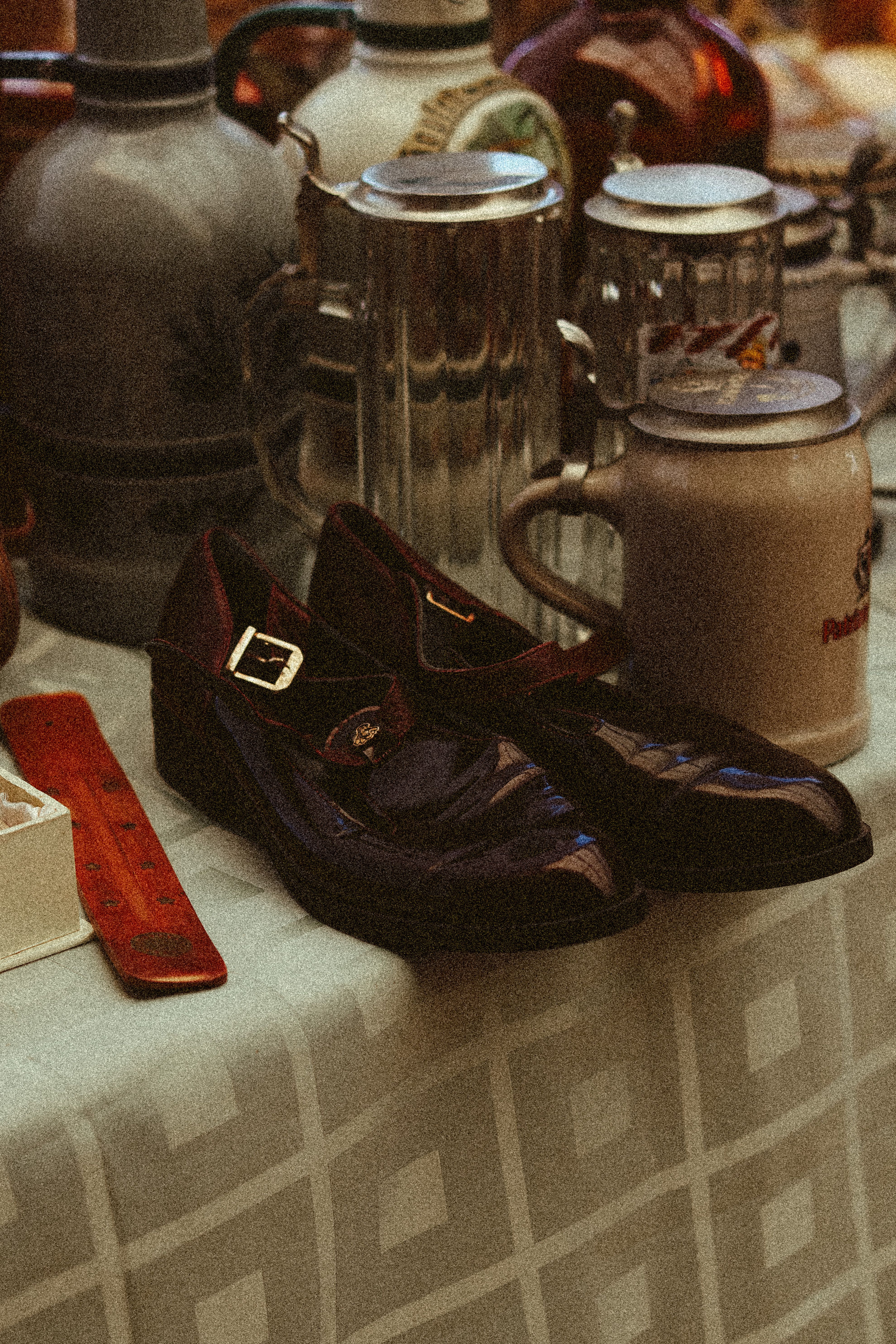 350 Tips Membeli Sepatu Secondhand yang Masih Layak Pakai: Panduan Lengkap