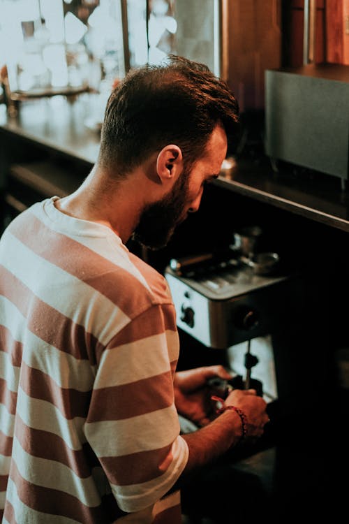 人, 咖啡機, 垂直拍攝 的 免費圖庫相片