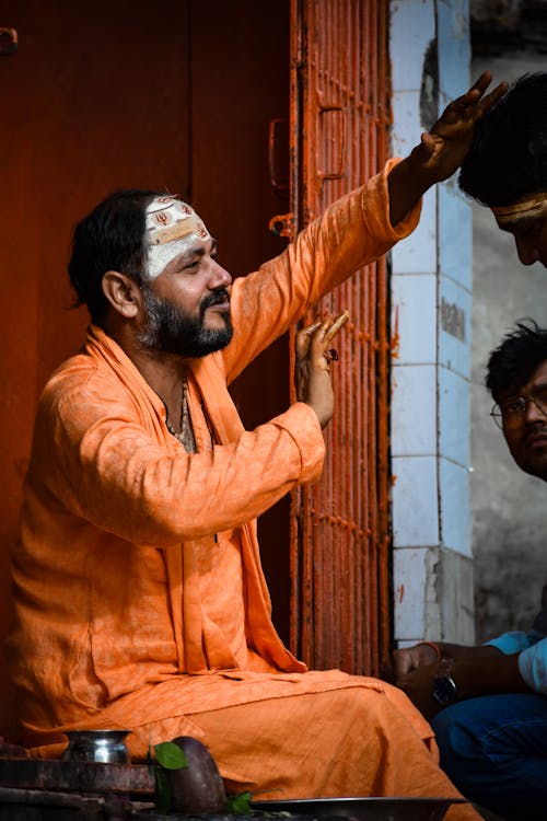 Kostnadsfri bild av ge välsignelse, hindu, munk