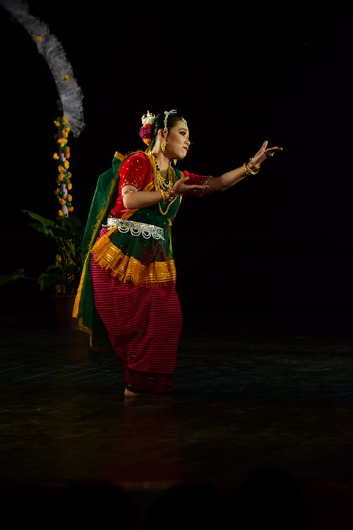 Foto profissional grátis de bailarino, cenário, dança tradicional