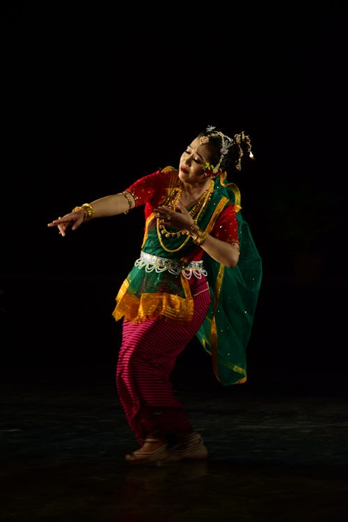 Kostnadsfri bild av asiatisk kvinna, dans, dansare