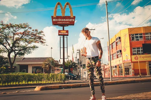 Základová fotografie zdarma na téma architektura, blond vlasy, budovy