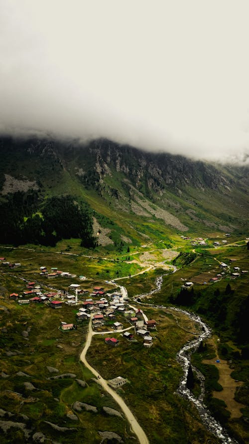 Darmowe zdjęcie z galerii z chmury, dolina, droga