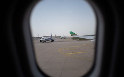 Air Canada vẫn bán rượu Mỹ dù Ottawa kêu gọi 'Mua hàng Canada'