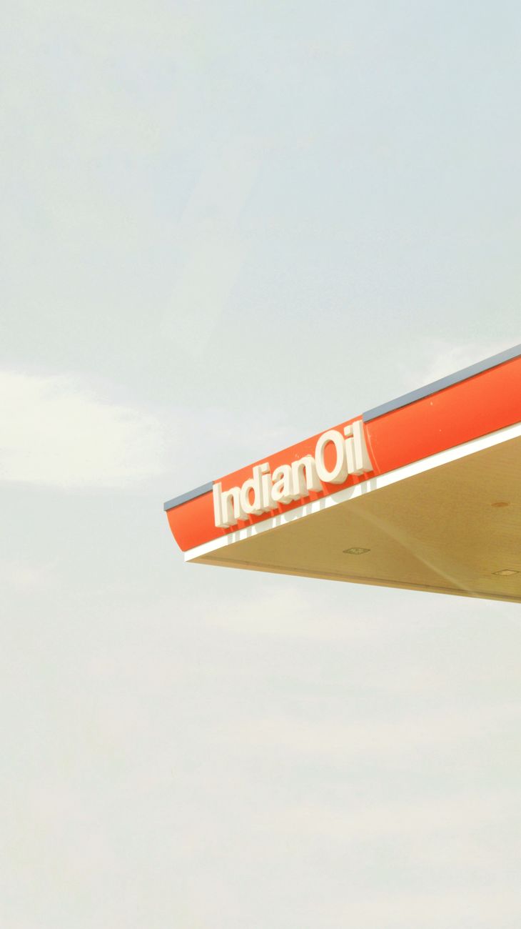 U.S. Sanctions waiver keeps Russian oil flows to India near record highs