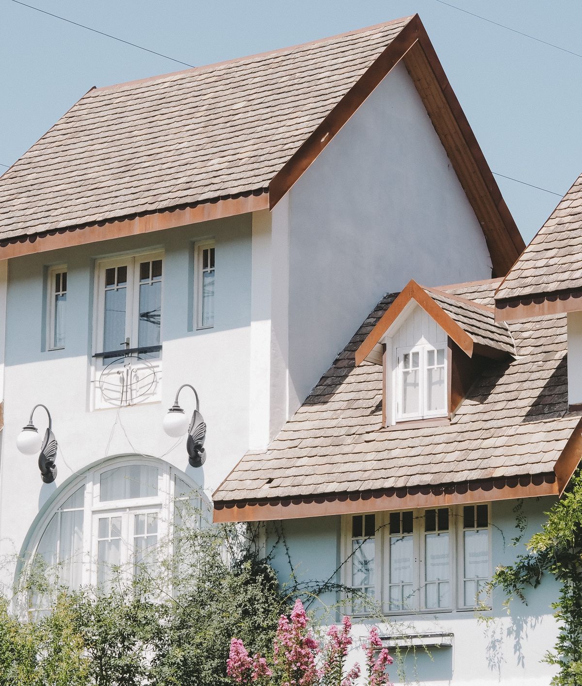 Roof with advanced protective coating applied to extend its lifespan