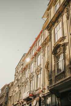 A stunning view of historic architecture in İstanbul captured in bright sunlight.