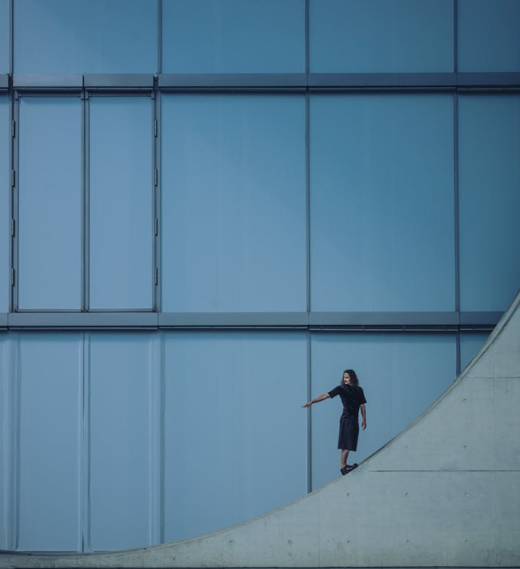 Model In Contrast With Geometric Modern Architecture