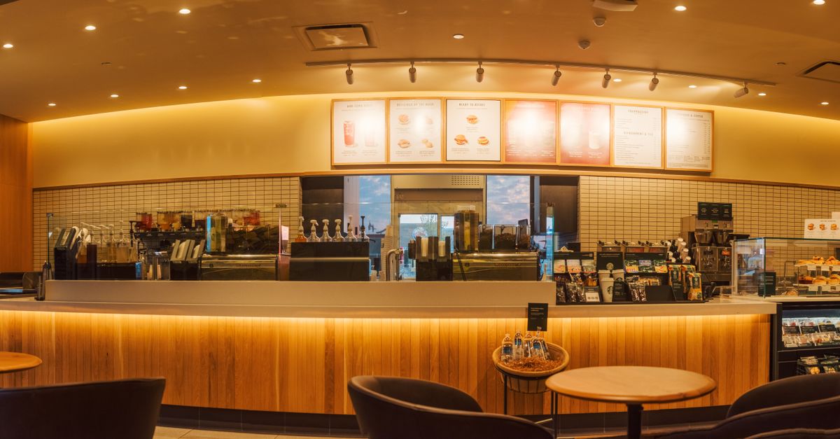 An Empty Counter at the Buffet · Free Stock Photo