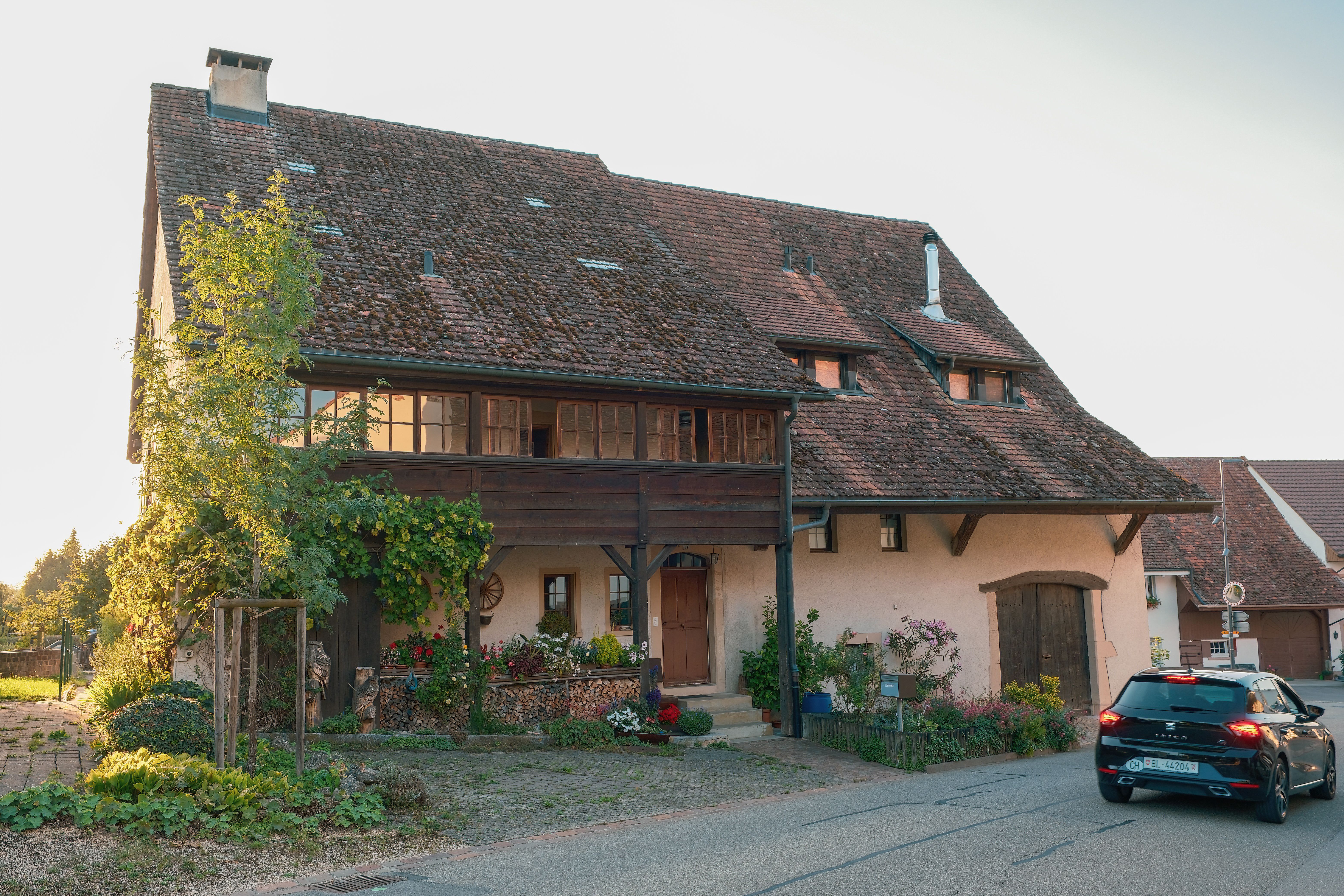 House in Countryside · Free Stock Photo