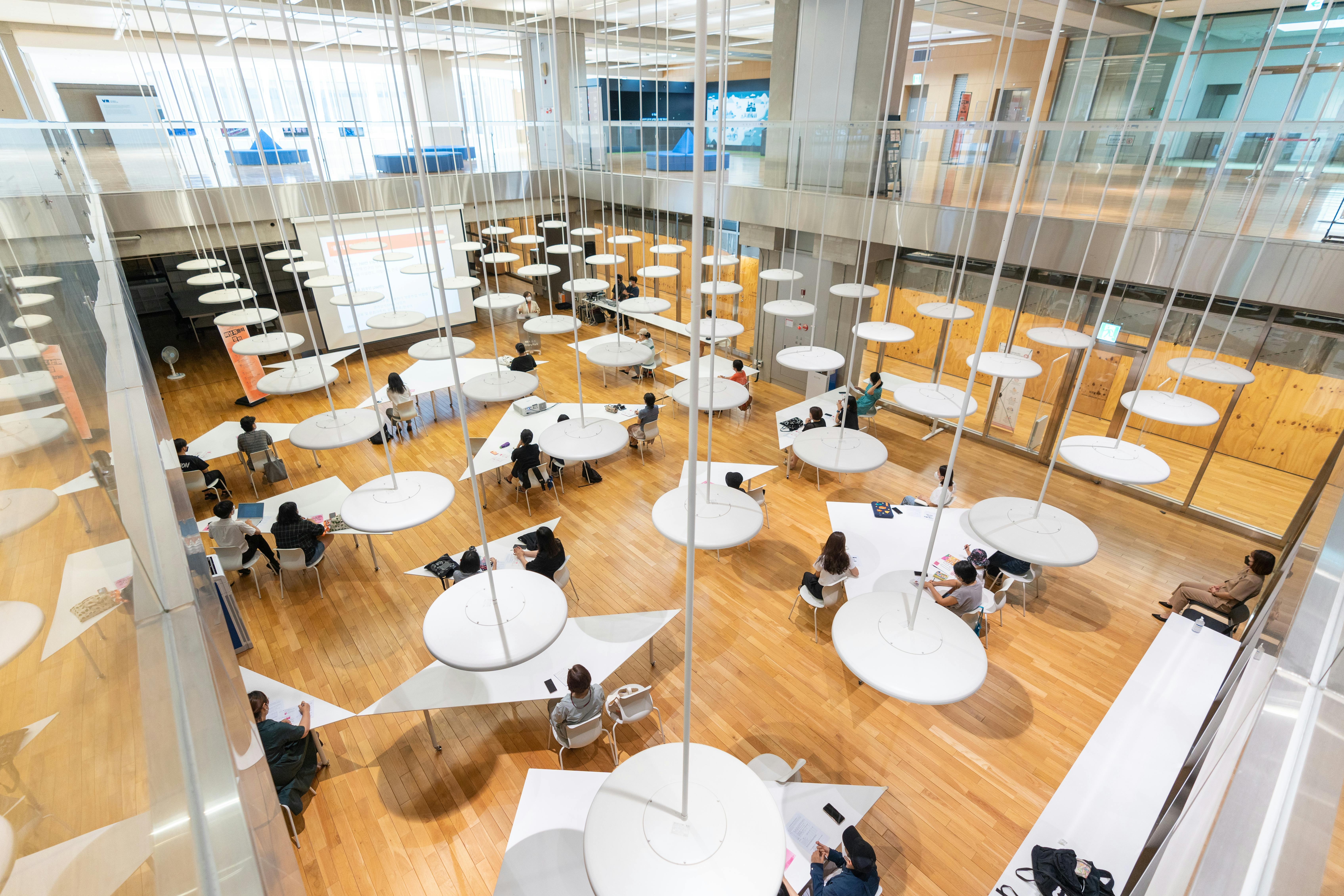 StraighterLine and Bellevue University Launch Accelerated Online Associate Degrees and Certificates in Business and IT — Phot