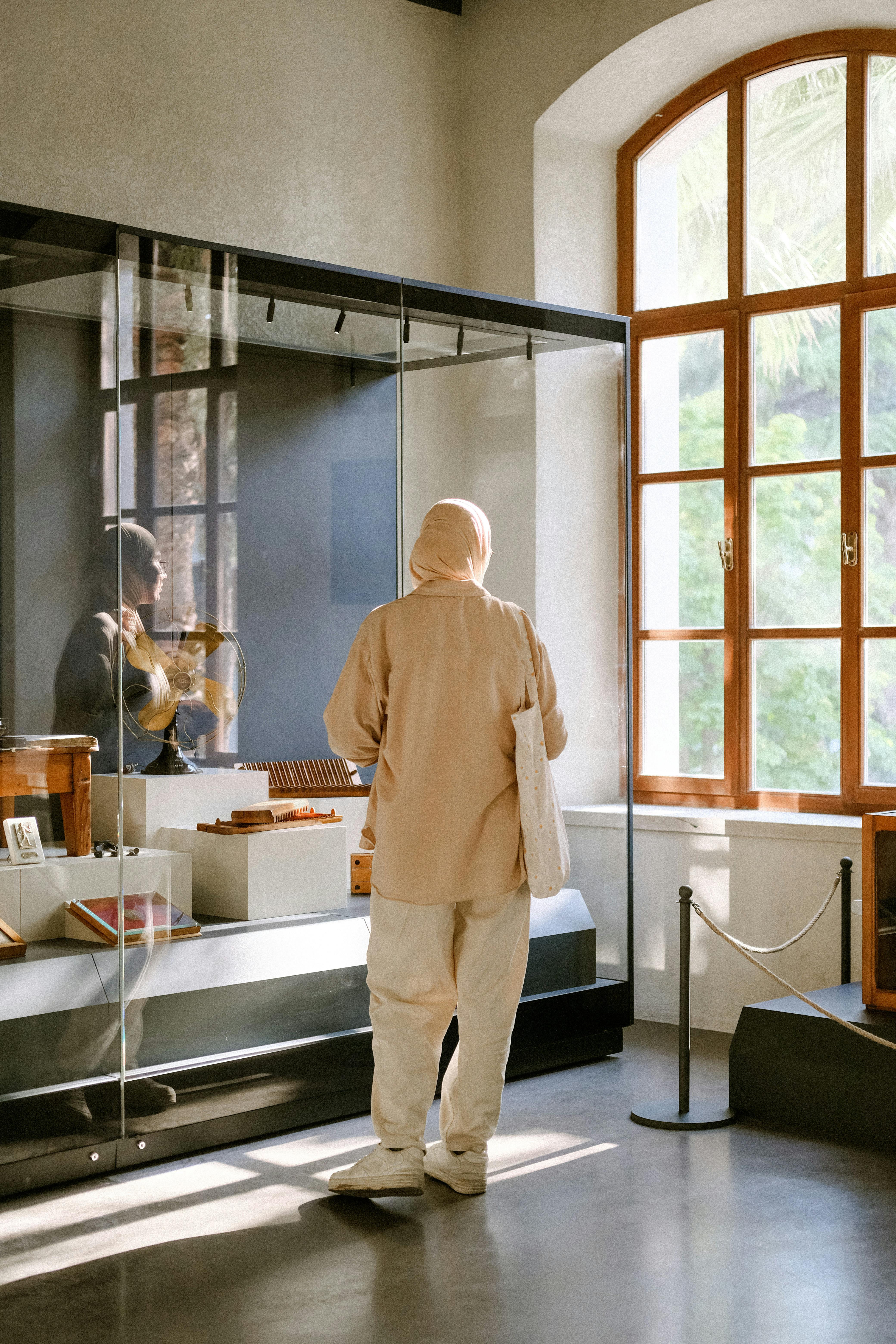 Woman in Hijab in Museum · Free Stock Photo