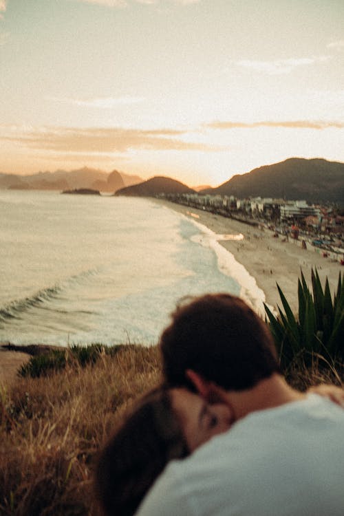 Foto profissional grátis de à beira-mar, afetuoso, brazil