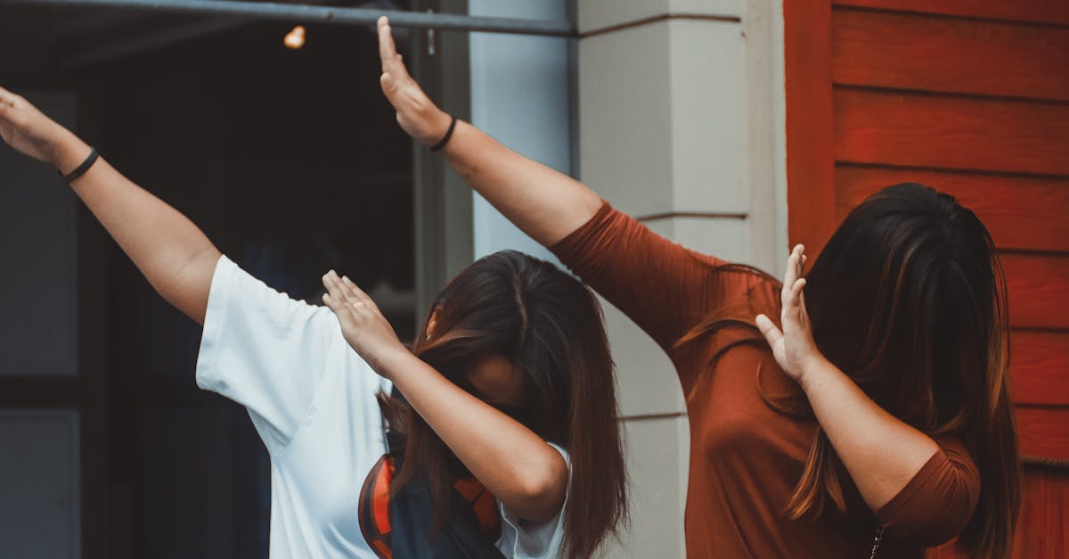 Wiki how how to dab someone up