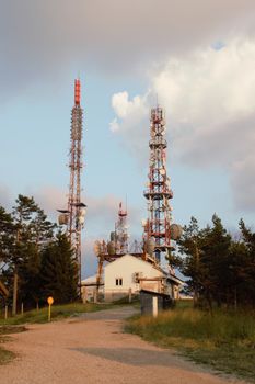 Como Escolher Torres de Telecomunicações com Segurança e Economia - imagem 2