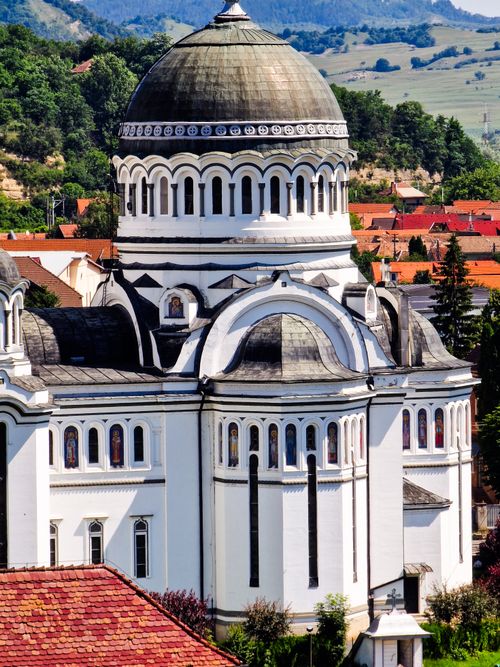 Free Explore the stunning Neo-Byzantine architecture of a Romanian Orthodox church in Sighișoara, Transylvania. Stock Photo
