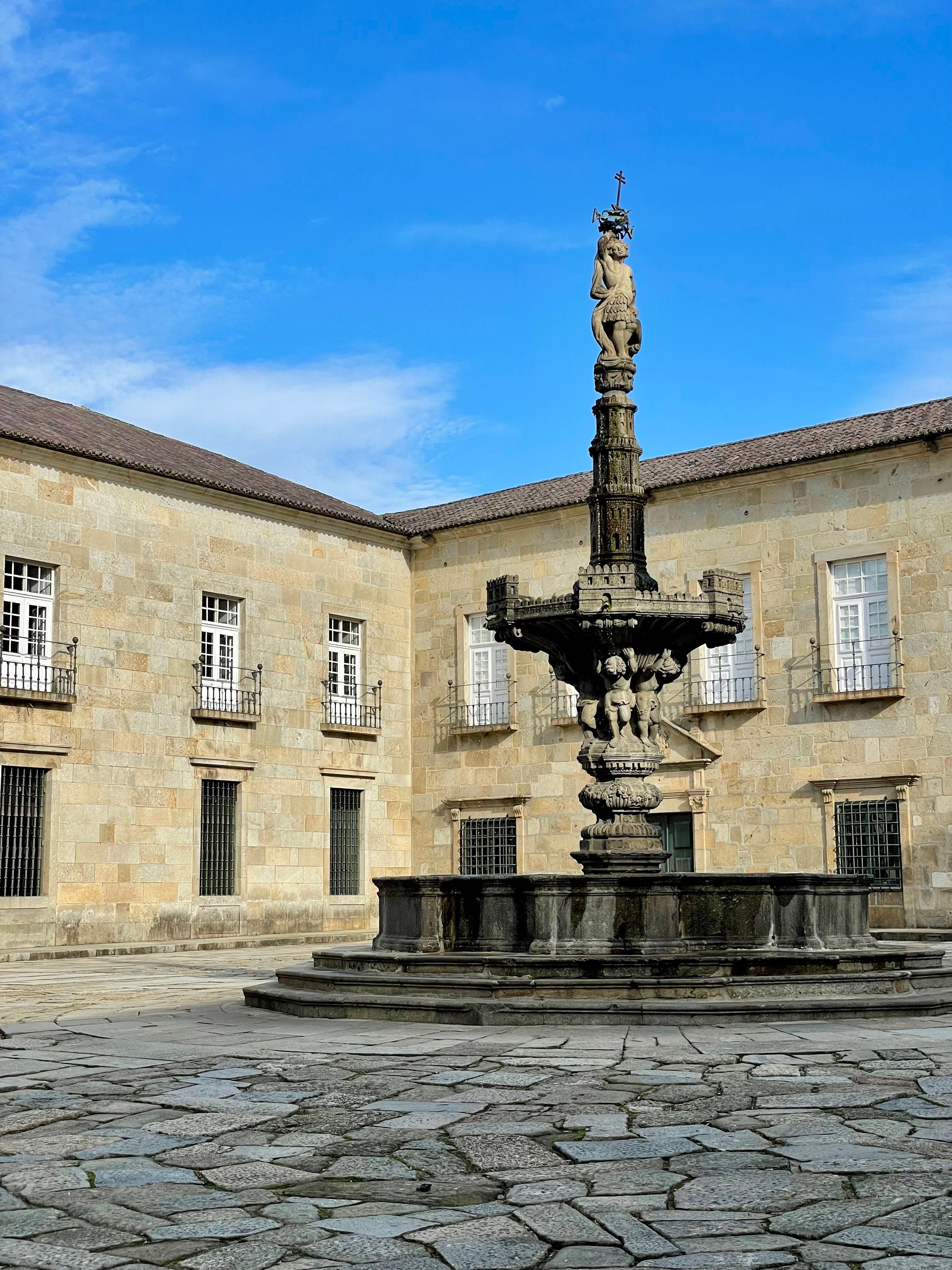 Alunos da EB Chafariz D’El-Rei vão ter aulas em monoblocos