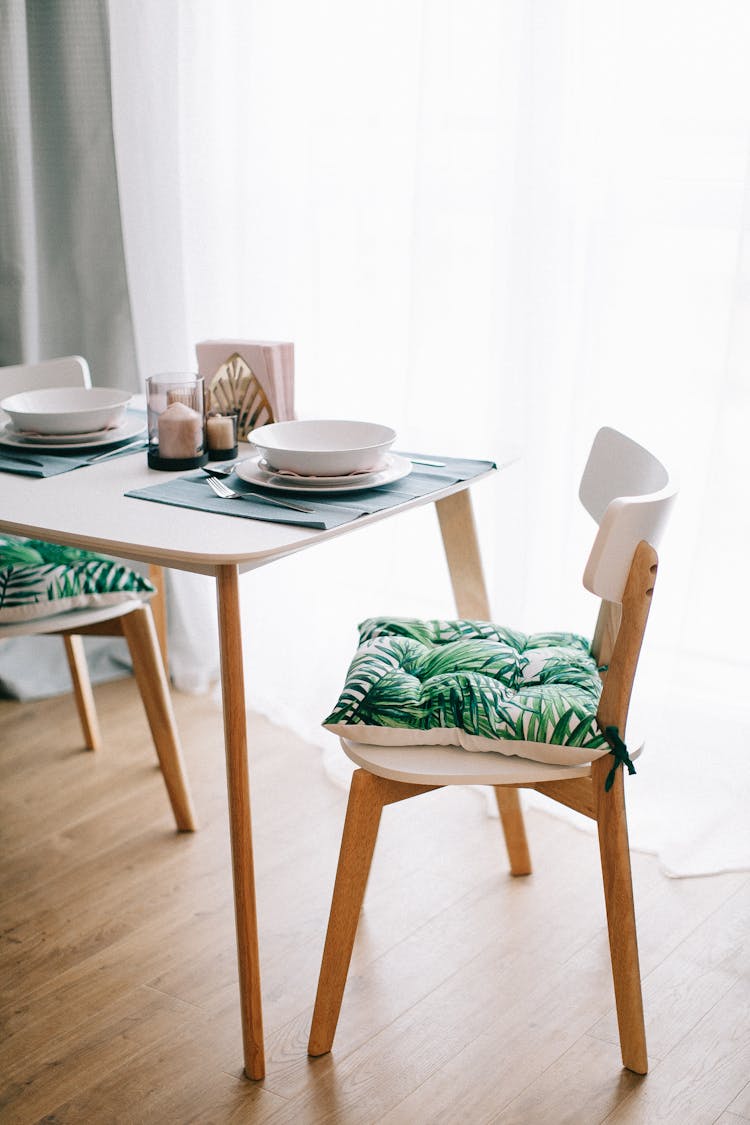 Simple Dining Table