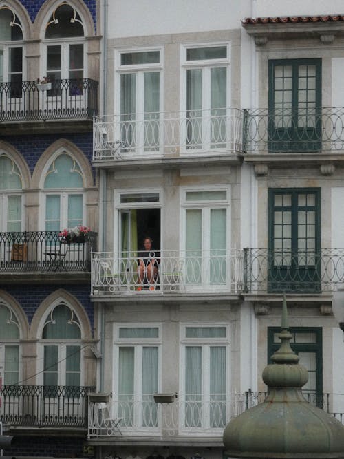 Darmowe zdjęcie z galerii z balkon, balkony, dzielnice mieszkalne